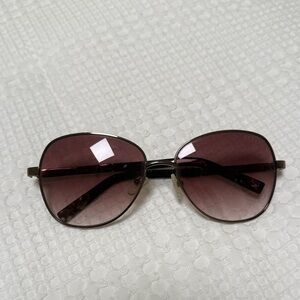 Guess Women's Sunglasses with Purple Gradient Lenses